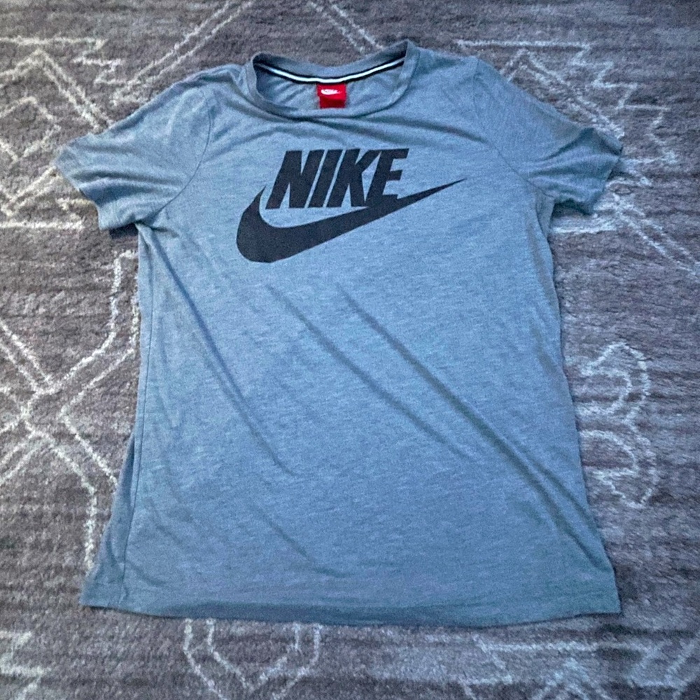 medium gray Nike T-shirt